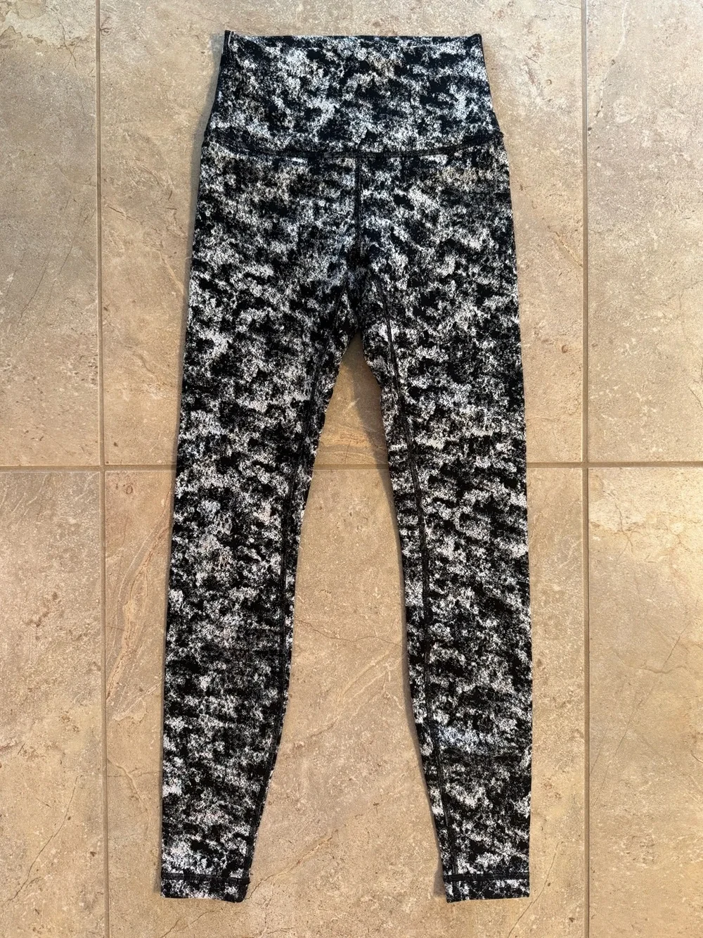 Lululemon Wunder Under High-Rise Tight 28